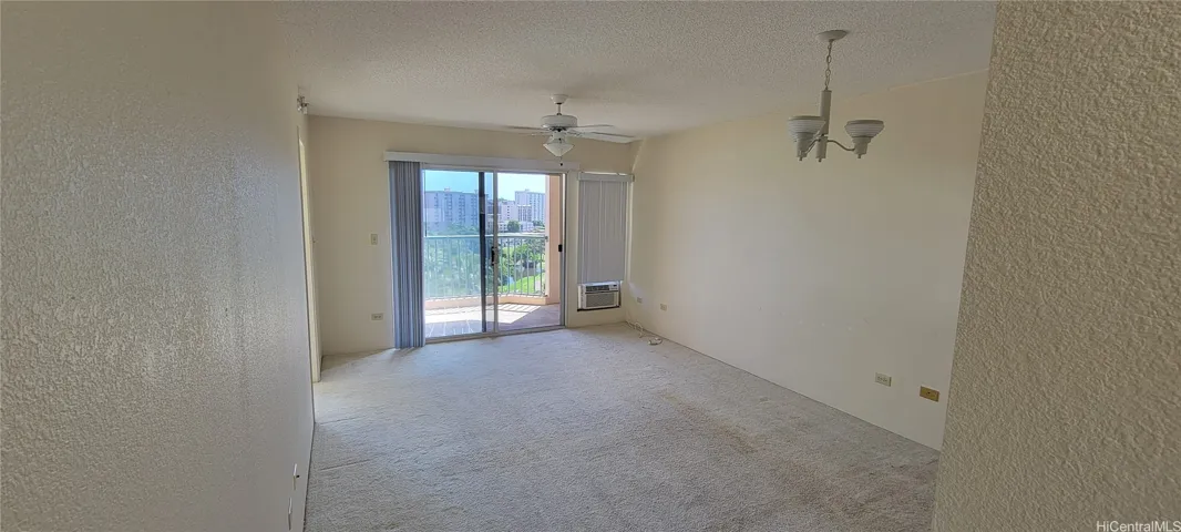 Living / Dining Room.