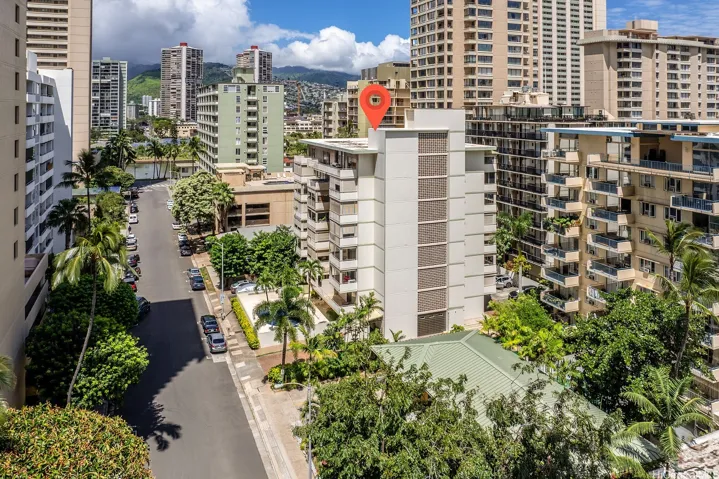 Kaiolu heading to the Ala Wai.