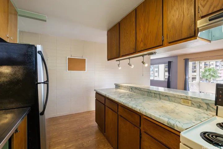 Look at the cabinets.