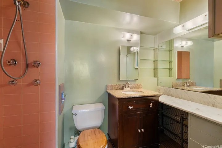 Full bathroom.