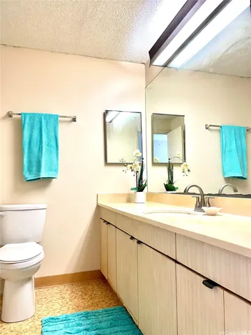 Spacious bathroom