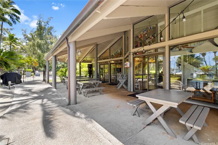 Makani Kai Marina club house and recreation area
