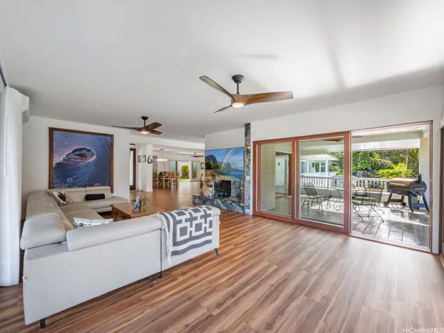 Excellent entertaining home, indoor outdoor feel flows effortlessly from one area of the home to the next.