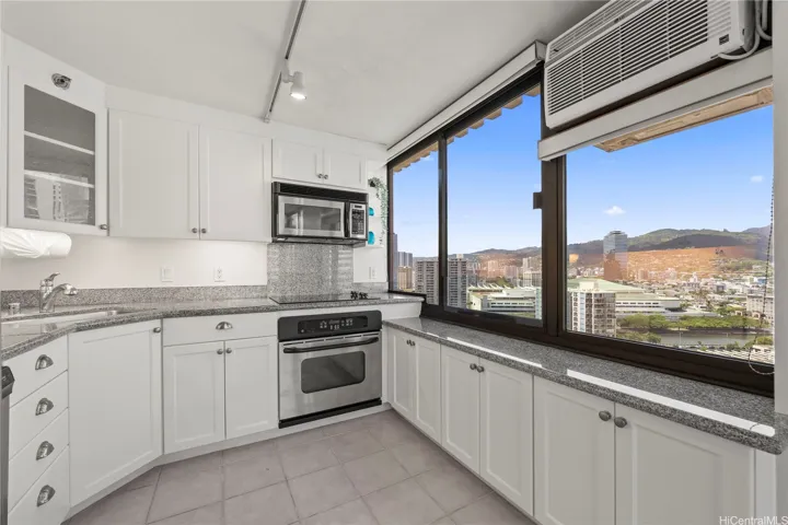 Kitchen with unobstructed views!