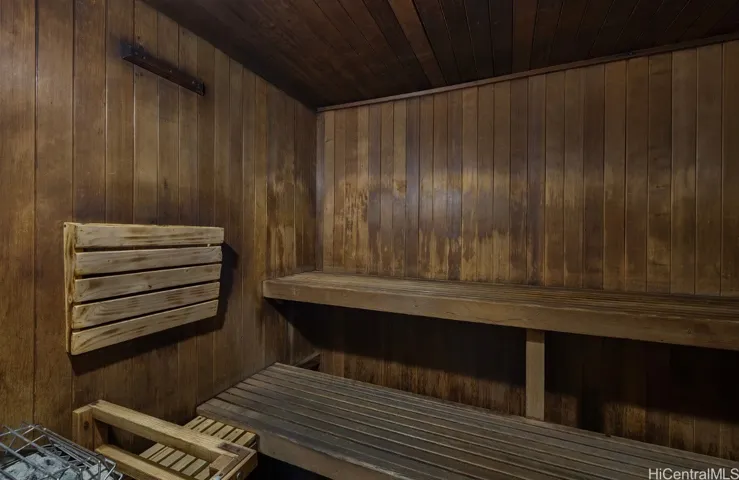 Sauna for that daily detox!