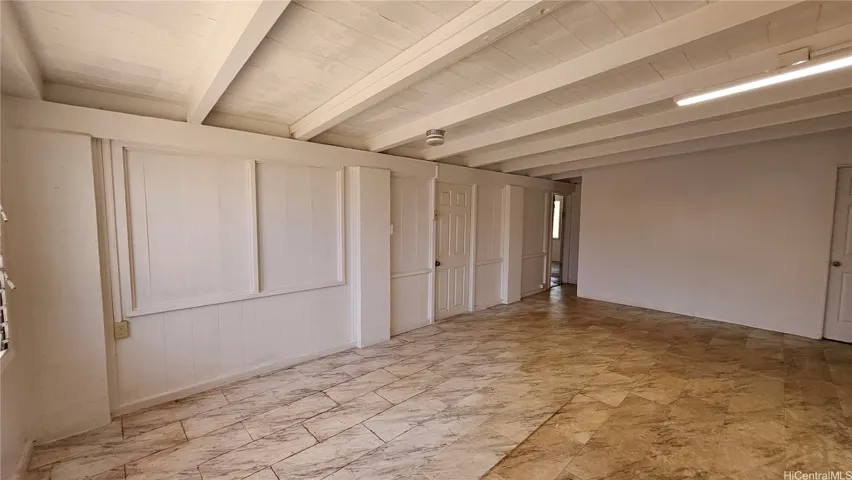 Covered lanai area provides 2 bonus rooms.