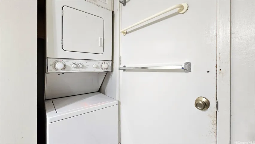 Washer/ dryer in unit