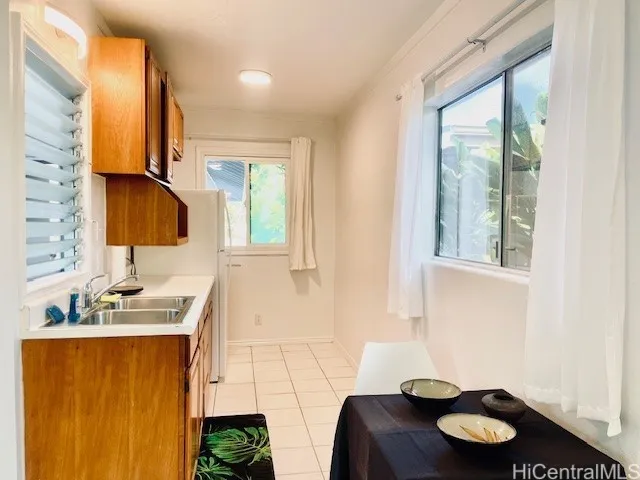 Wet bar area