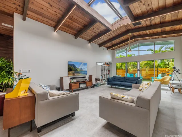 Enormous living and room