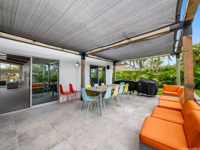 Outdoor living by the beach!