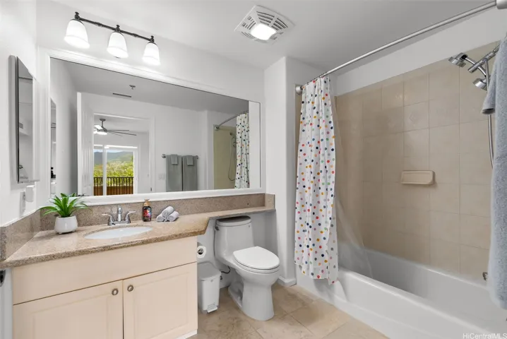 Second full bathroom with tub/shower.