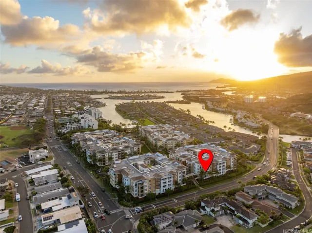Unit #8127 is conveniently located near the Wailua St. entry gate allowing quick access in and out of the complex.