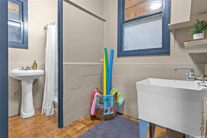 Middle Laundry and Bath