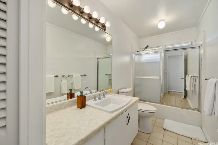 Ground floor guest bathroom number 2