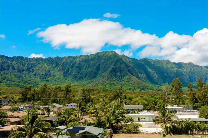 Gorgeous views of the Koolau Mountain Range