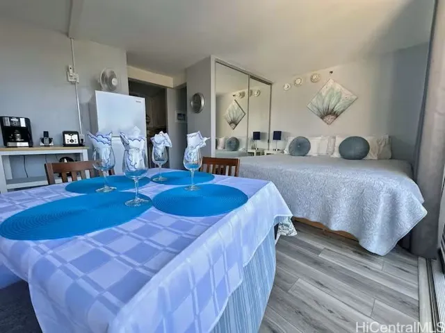 #dining_kingbed
