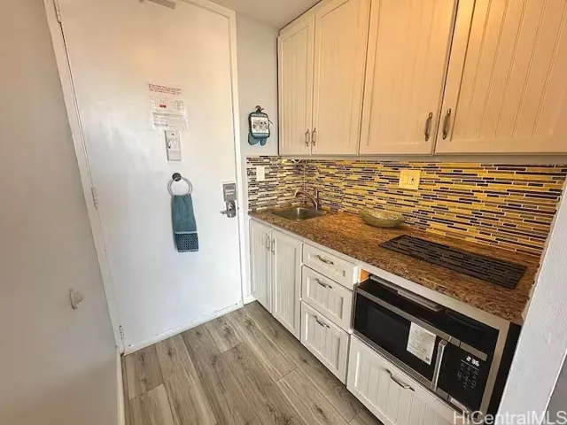 #kitchenette_pacific_monarch