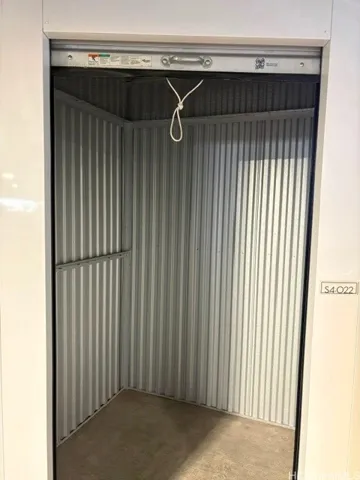 Storage unit