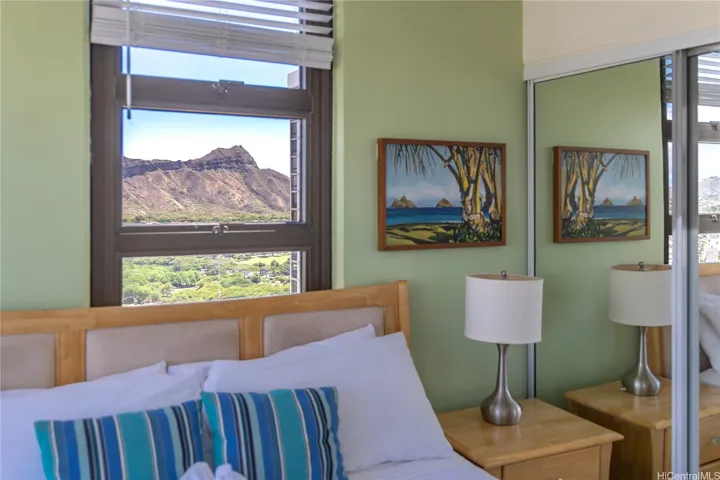 Bedroom View 
(Diamond Head)