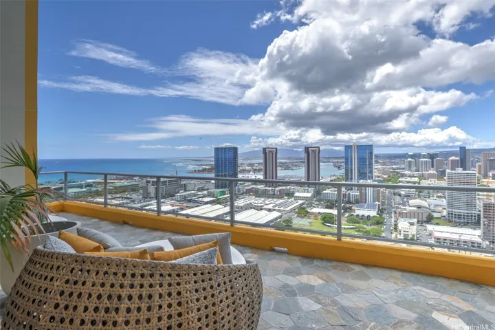36th floor sky lanai - beautiful, especially at sunset!