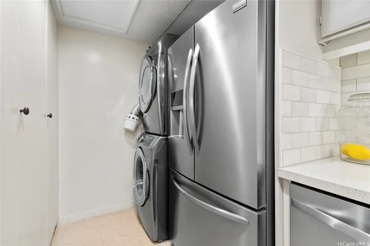 Kitchen- washer & dryer