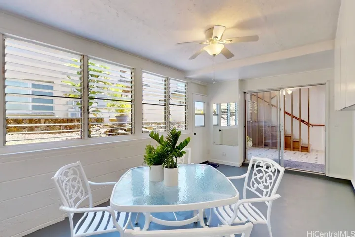 240 Puiwa Rd: 1st Floor Bonus Room
