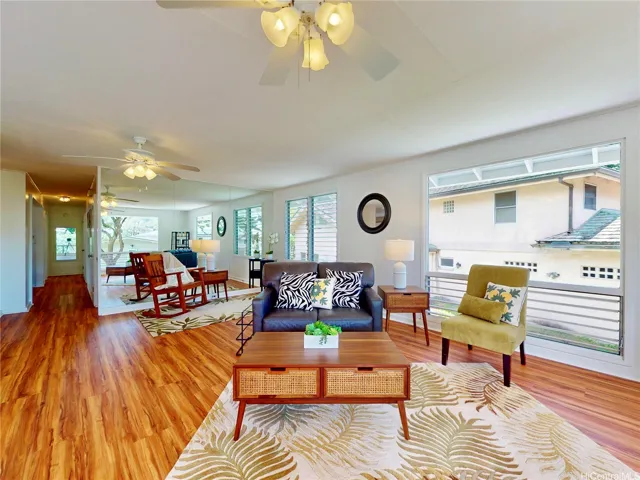 240 Puiwa Rd: 2nd Floor Living Room