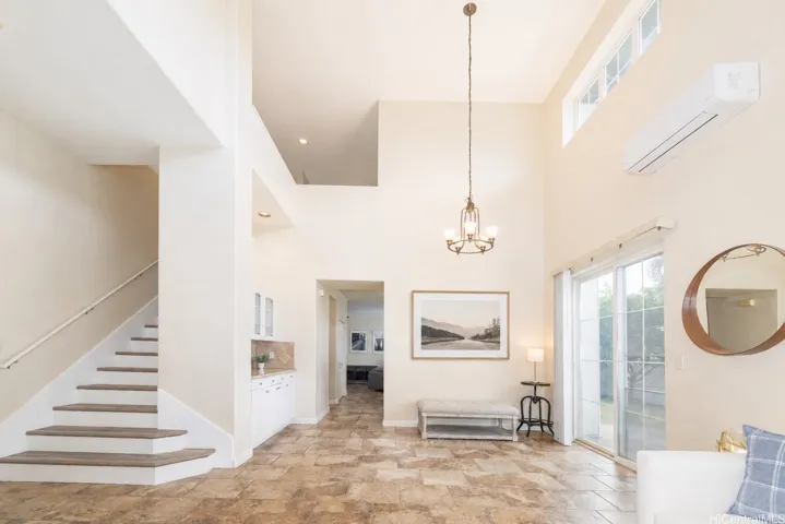 Spacious living room!