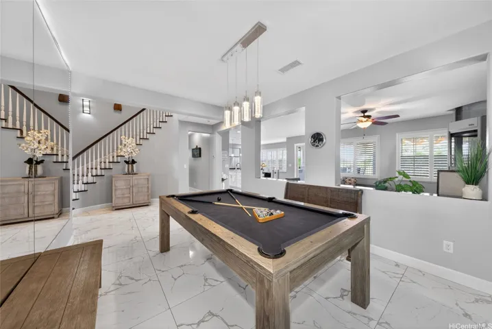 Dining/Pool Table