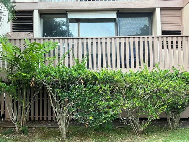 Bottom floor, favorite/bigger balcony