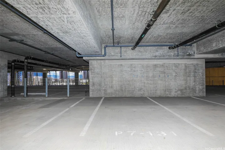 Parking P-7-131
Extra space to open your car door