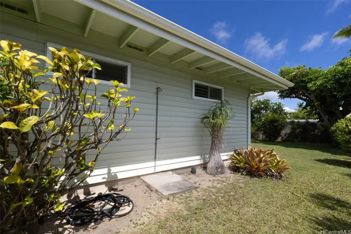 Convenient outdoor shower when you come back from the beach or playing in the yard and want to cool off!