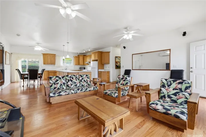 3BD/2BA: Main living