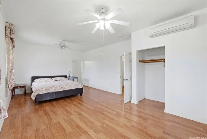 3BD/2BA: Primary Bedroom