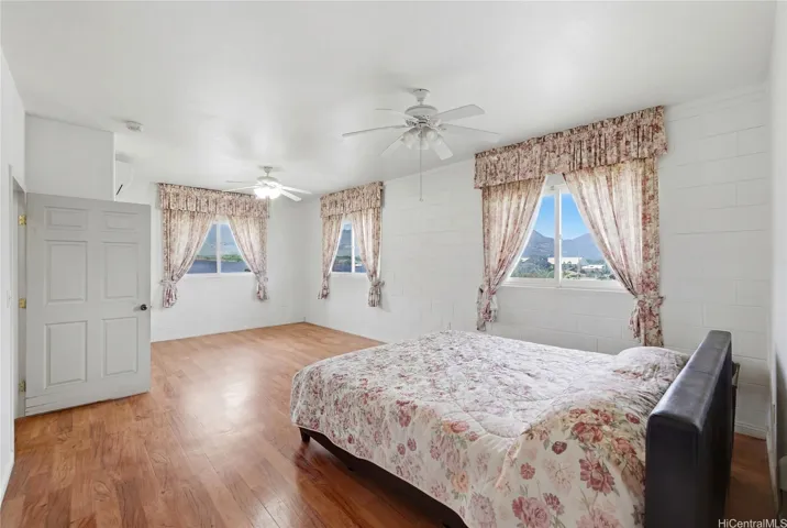 3BD/2BA: Primary Bedroom