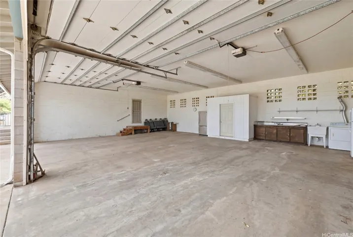2 Garage Carports *Items digitally removed*
