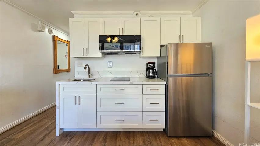 Full size refrigerator that accomodates a longer stay