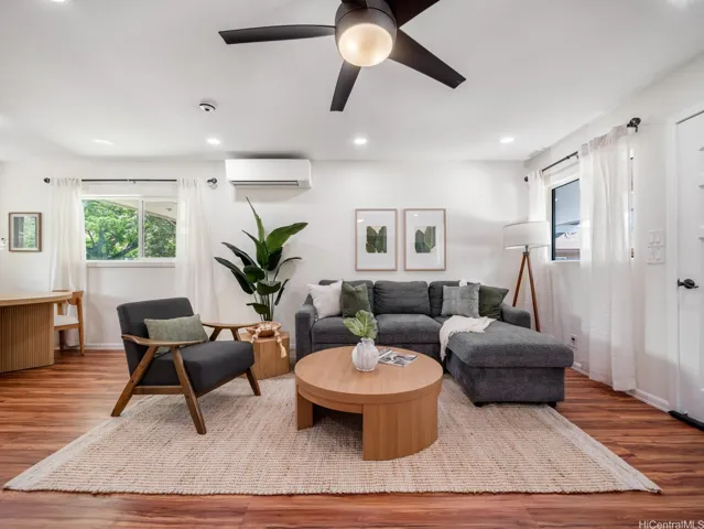 Spacious living room
