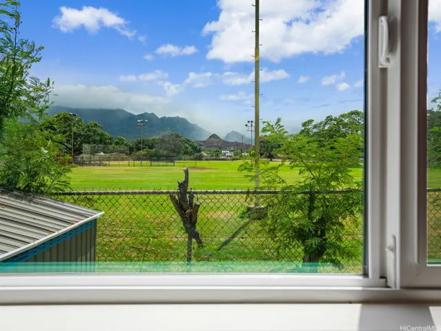 Wake up to the Waianae mountain range