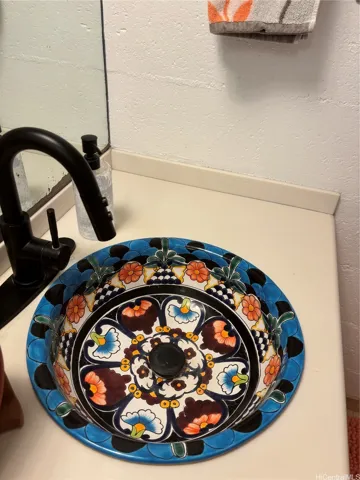 Decorated sink