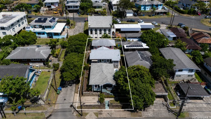The property consists of 3 Craftsman style homes built by Henry Freitas, who also built St. Louis School. 1775 Lusitania, 207 Concordia and 209 Concordia, all built for the Machado Family between 1922-1931.