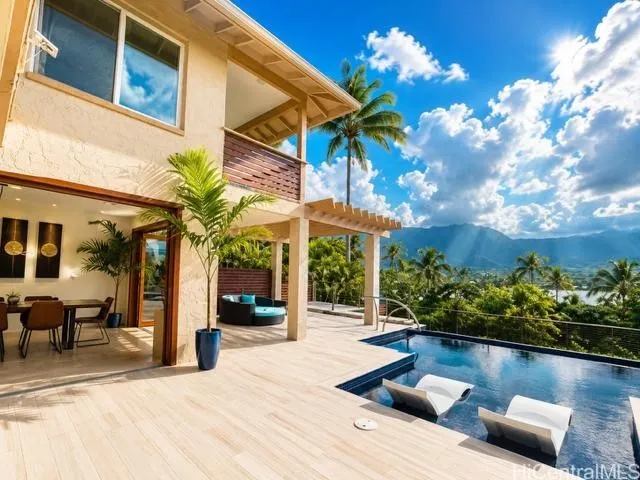 Relax or Swim in Infinity Pool