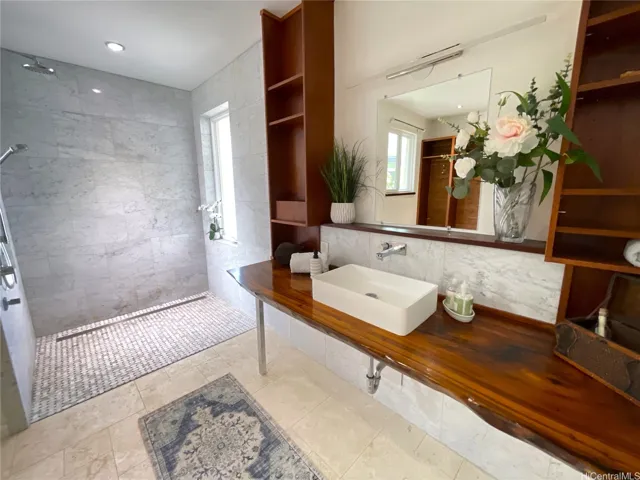 Guest Room & Buddha Bar Bathroom