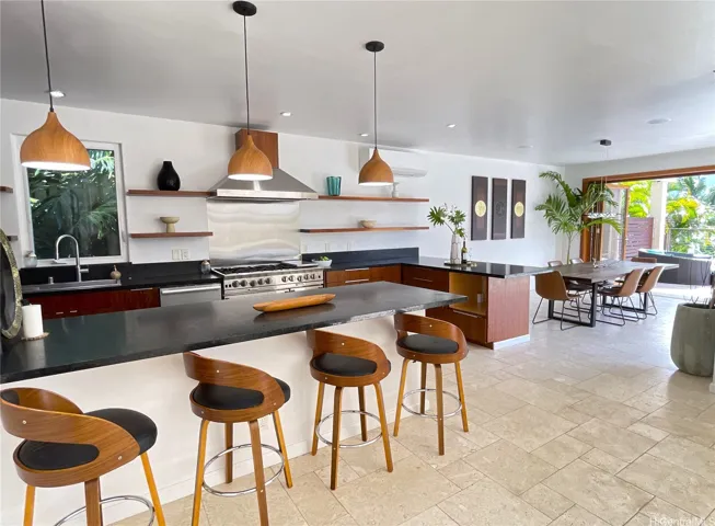 Kitchen Bar to Dining