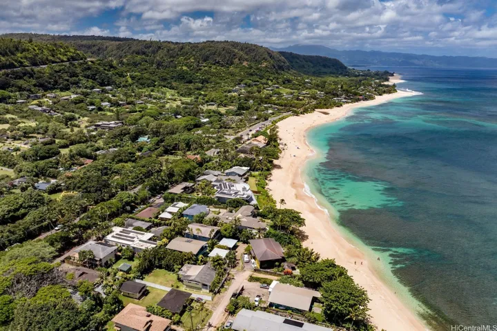 The beach goes all the way to Pupukea Beach/ Shark's Cove area.