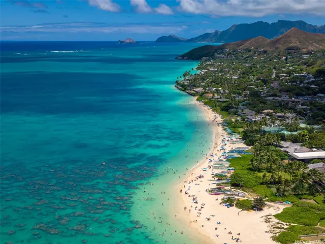 Enjoy morning walks and afternoon swims or paddle out to the Mokes!