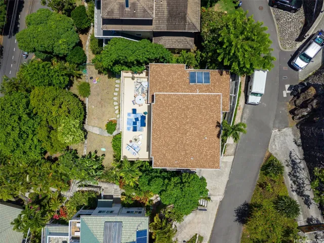 The property expands from a quiet cul de sac on Koohoo Pl. to Aalapapa Dr. for easy access.