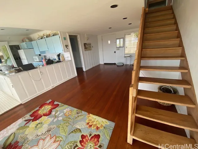 Entry to upstairs