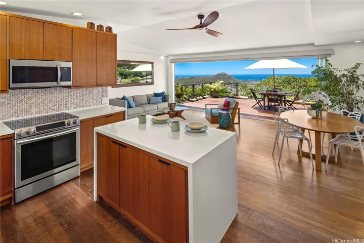 How wonderful is it to see this view from the kitchen? Spectacular!