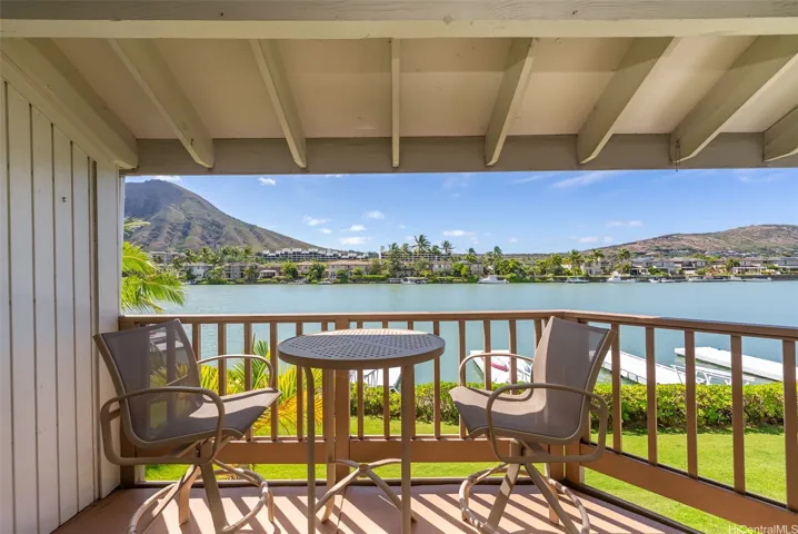 Covered lanai with Koko Head and wanter views